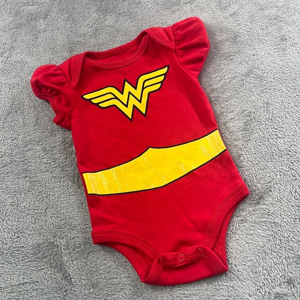 Wonder Woman 0-3 Mos Red Costume Bodysuit, Short Sleeve